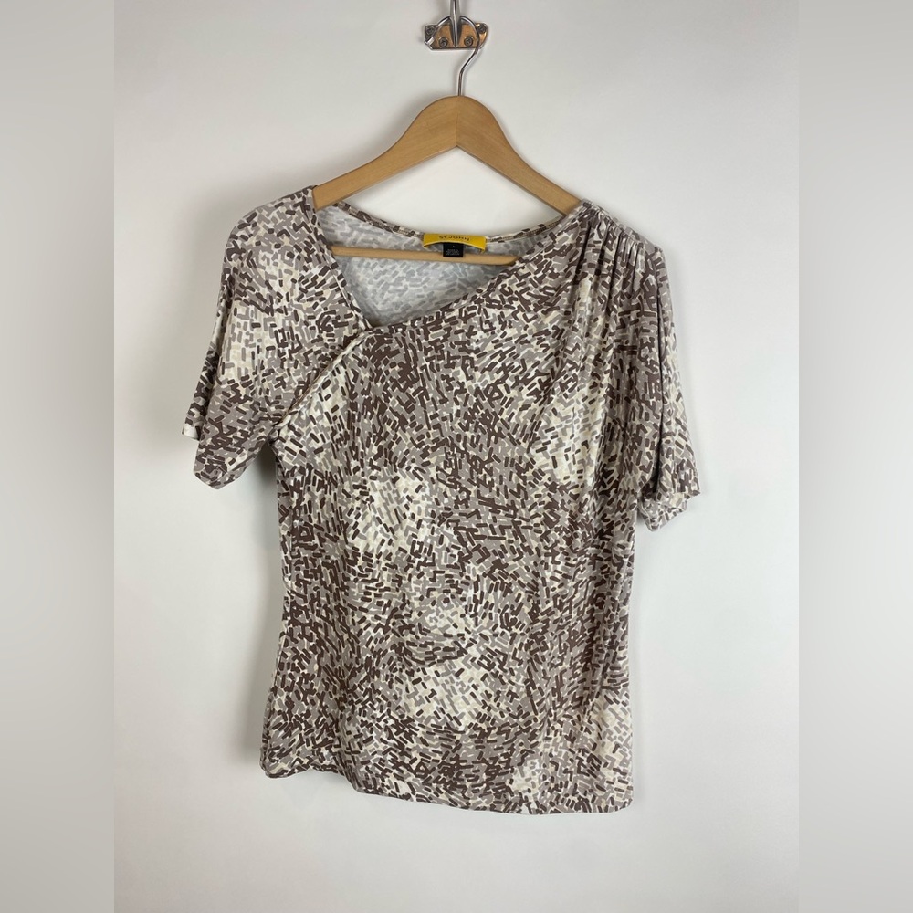 ST.‎ JOHN Dove Multi asymmetrical rayon short sleeve Large neutral colorway